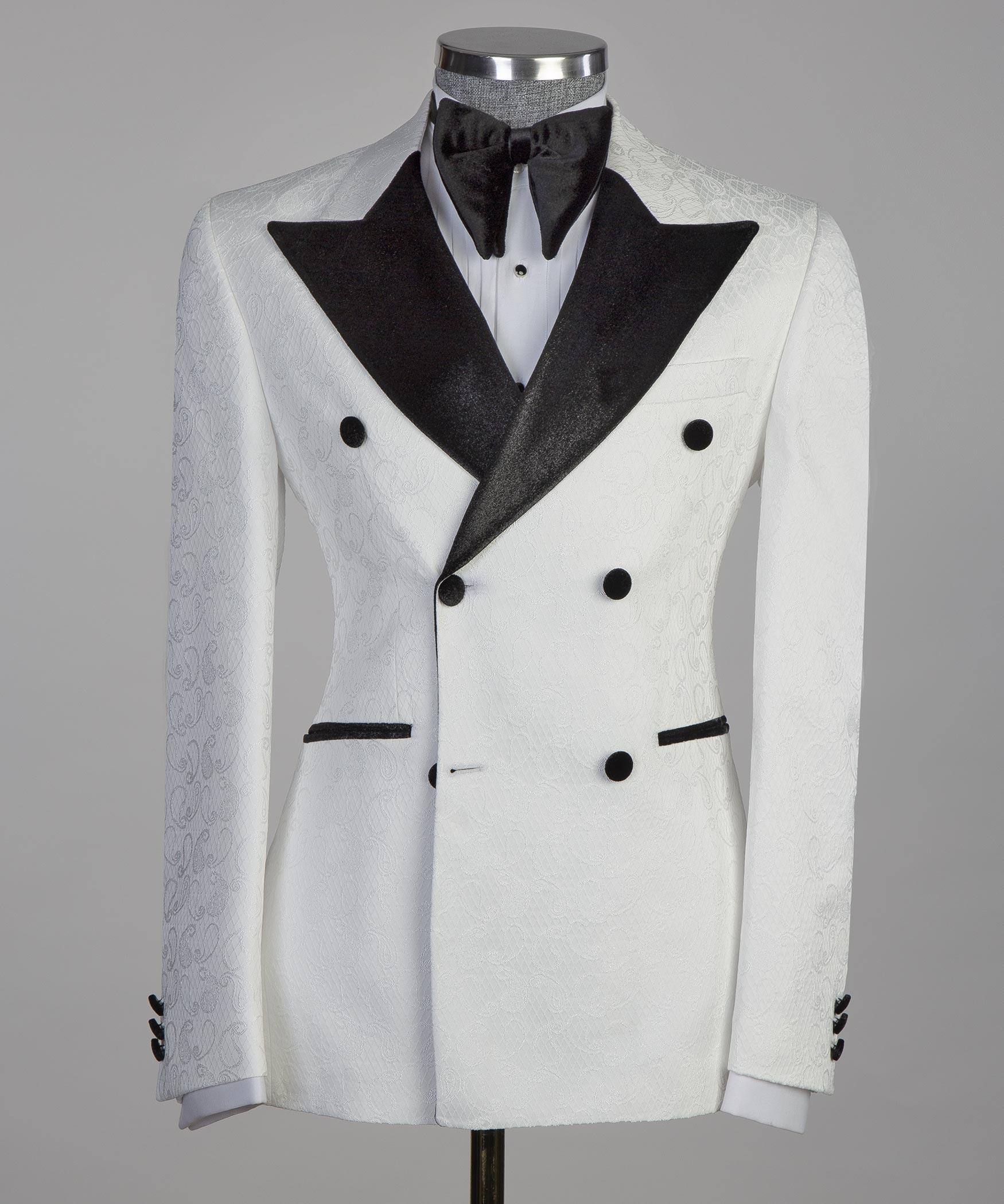 Double Breasted White Tuxedo With Black Collar – Ferentino